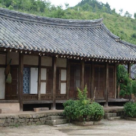 Jeongjaejongtaek Hanok Guesthouse Andong Exterior photo