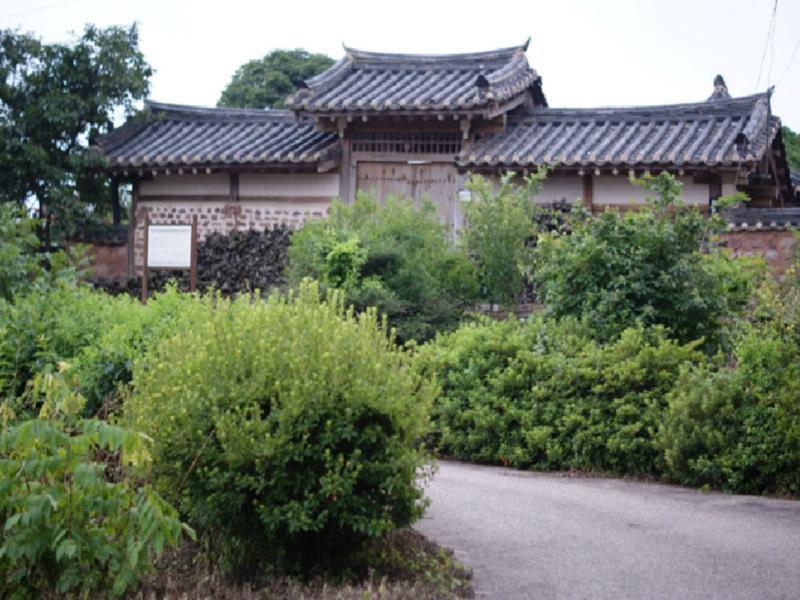 Jeongjaejongtaek Hanok Guesthouse Andong Exterior photo