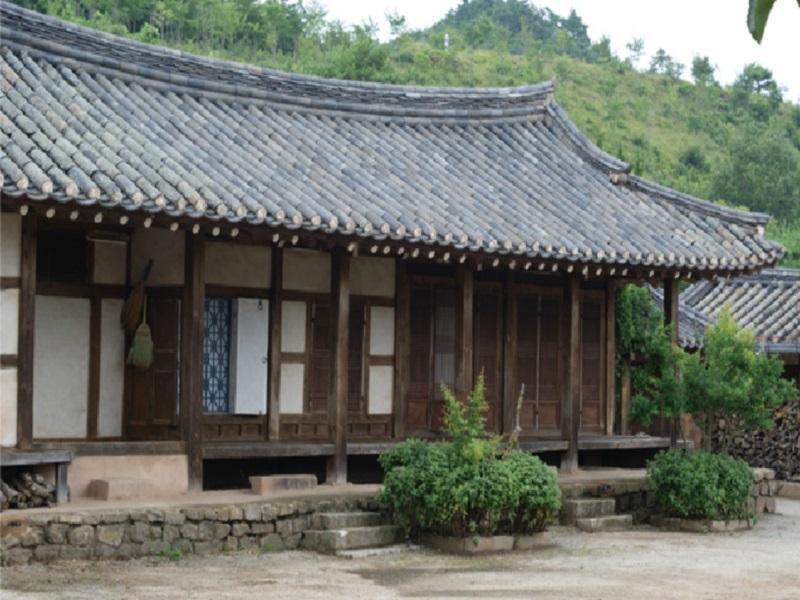 Jeongjaejongtaek Hanok Guesthouse Andong Exterior photo